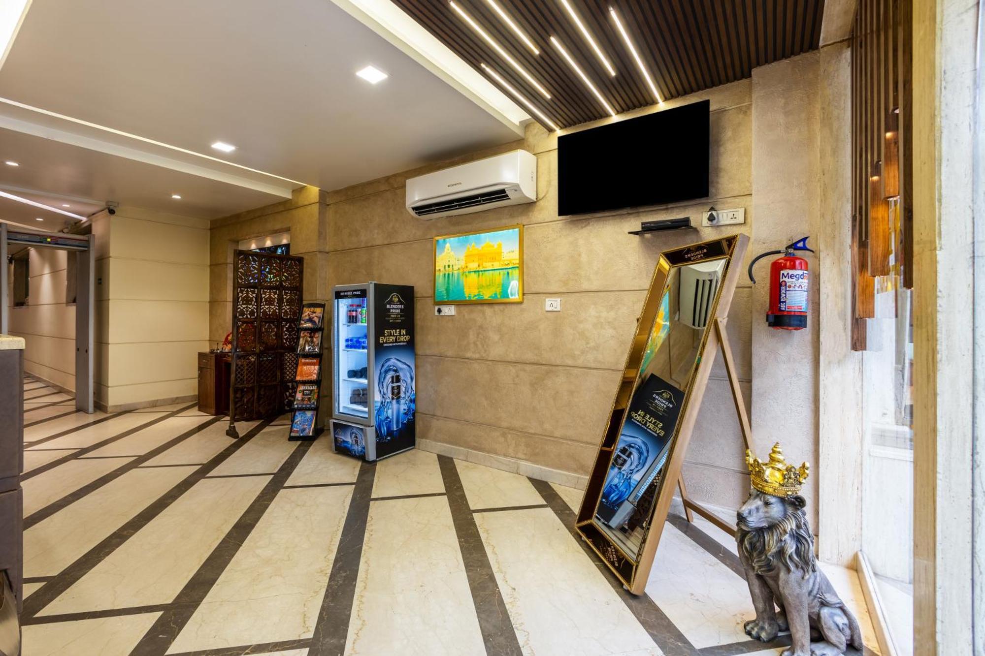 Neu Center Hotel 4*