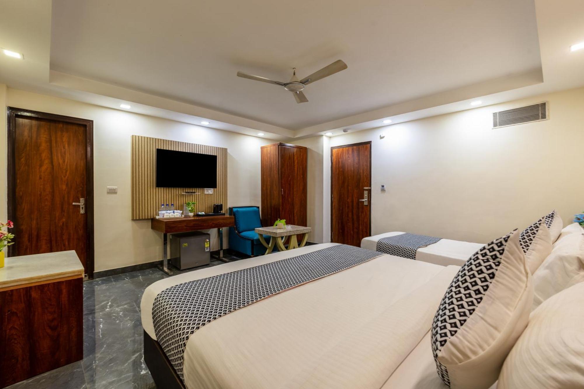 Neu Center Hotel New Delhi