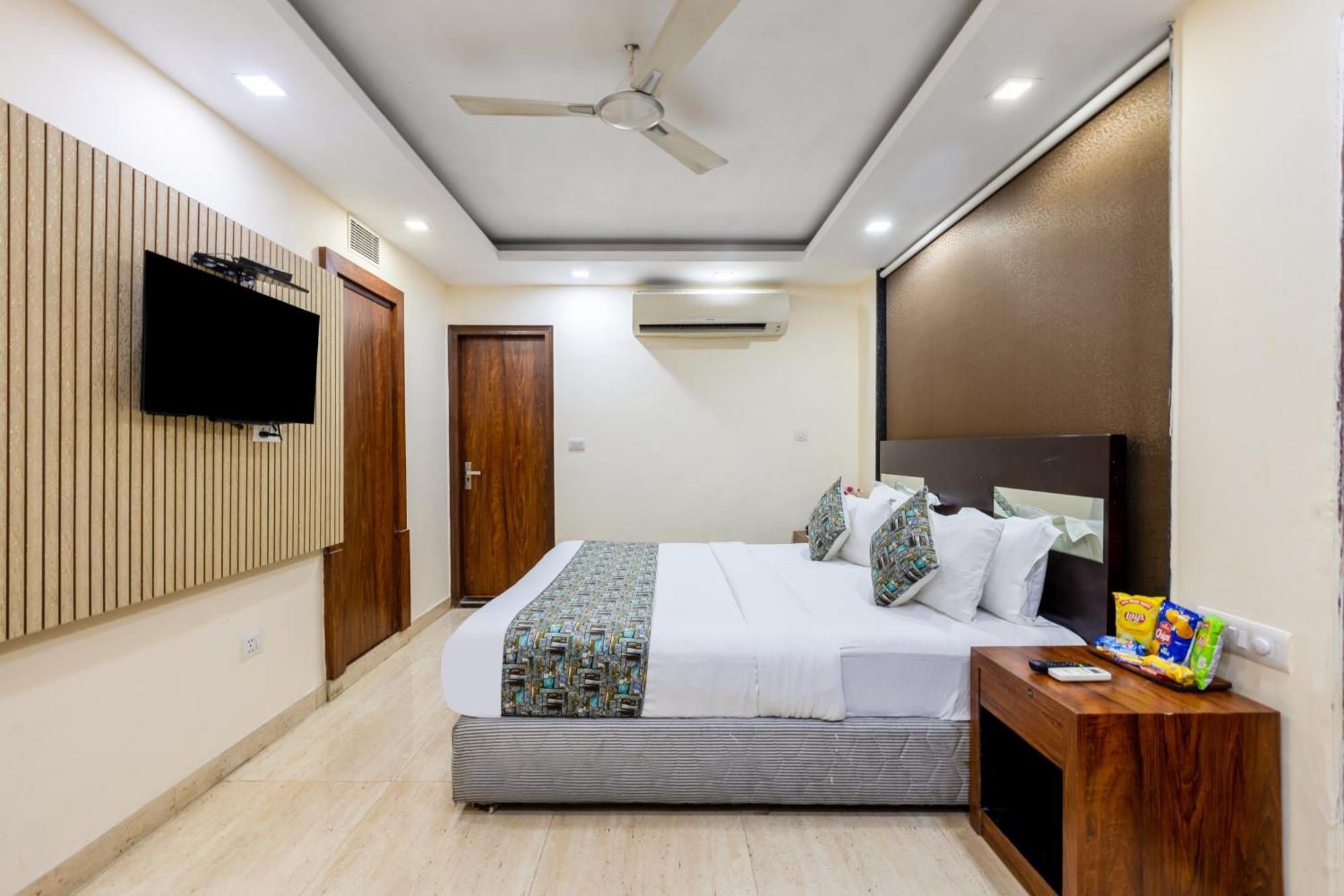 Neu Center New Delhi