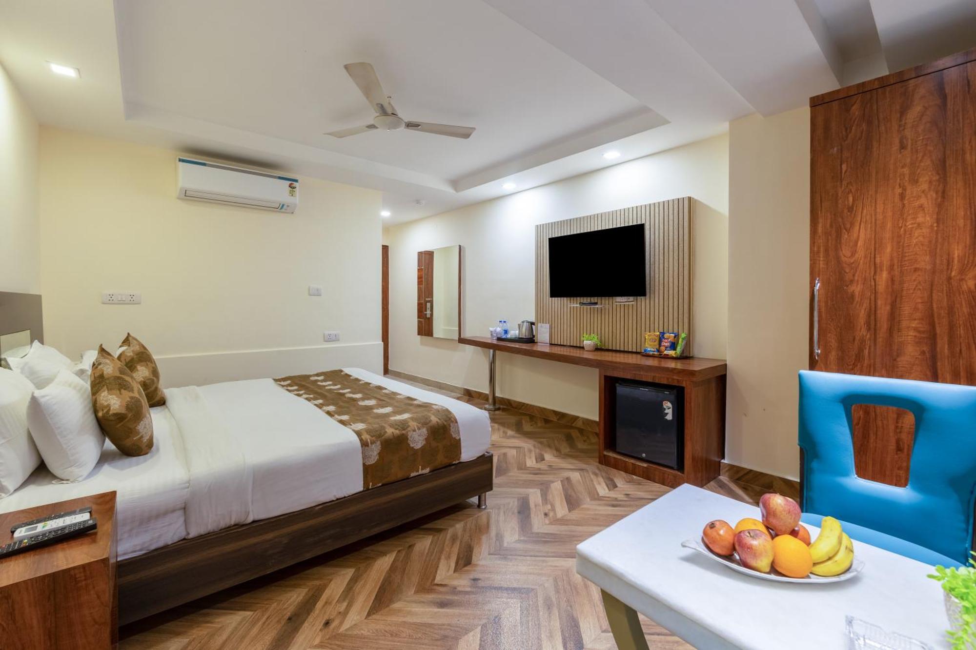 Hotel Neu Center 4*