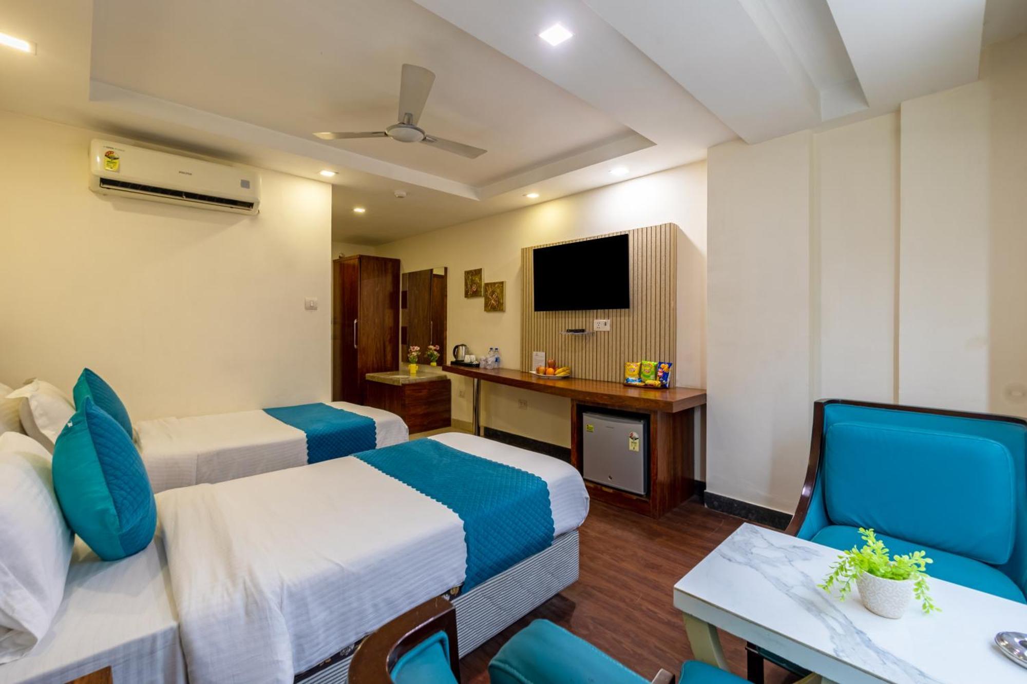 Neu Center Hotel New Delhi