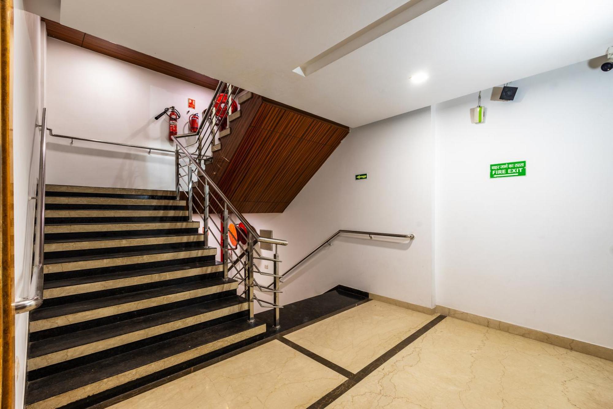 Hotel Neu Center New Delhi