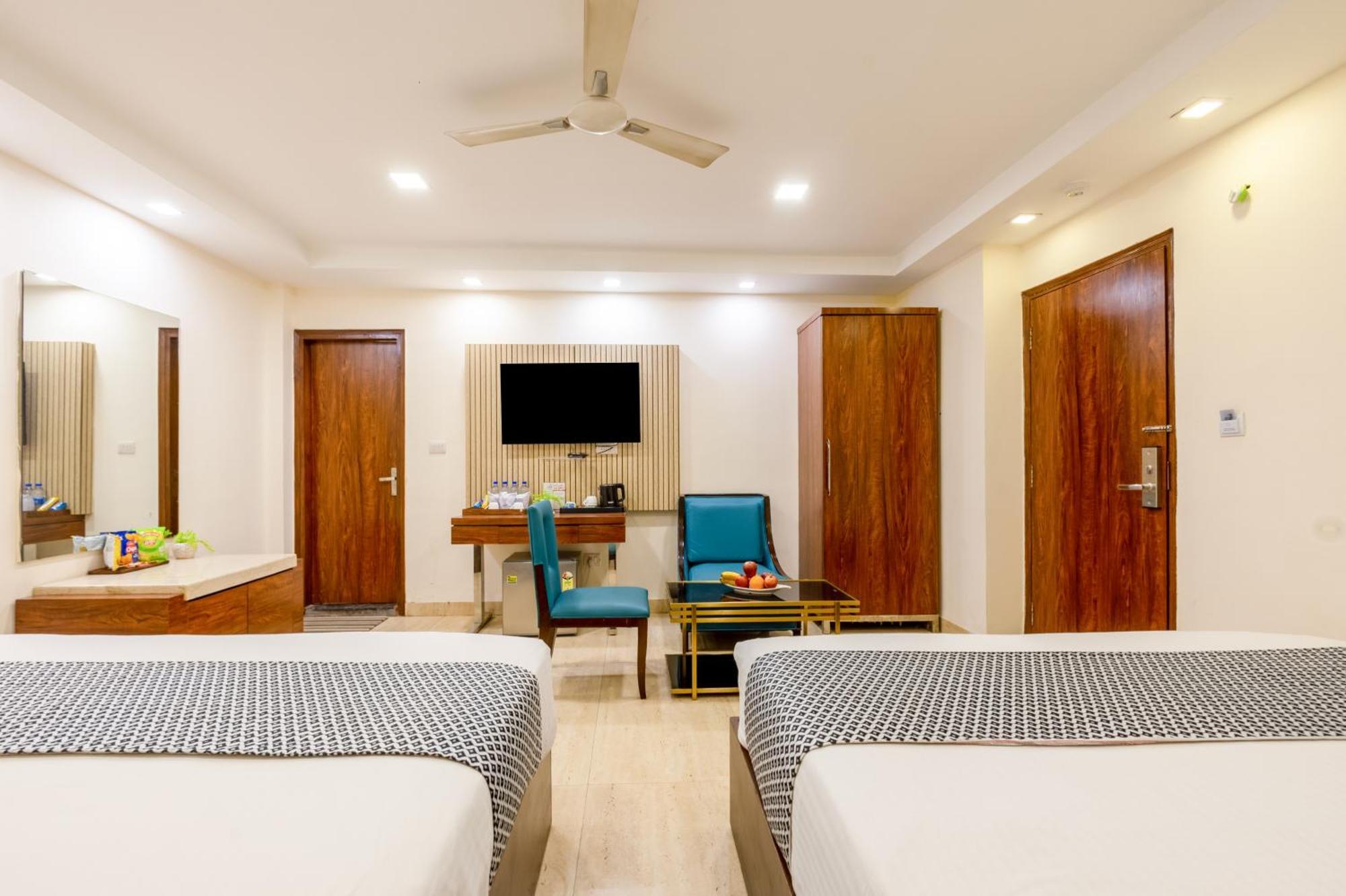 Hotel Neu Center 4*