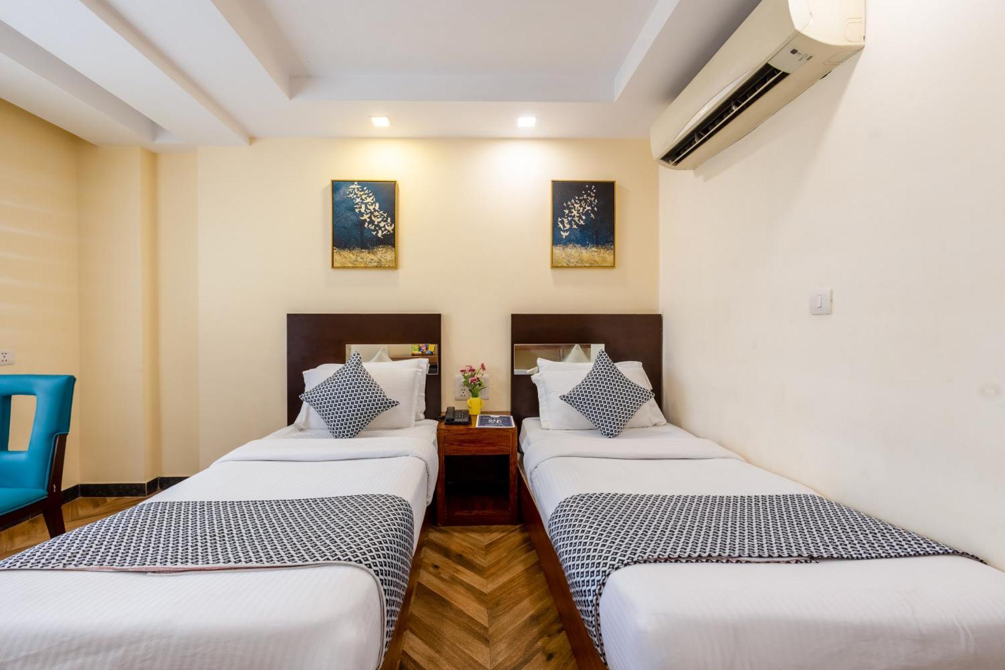 Neu Center Hotel New Delhi